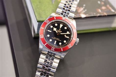tudor black bay 58 burgundy